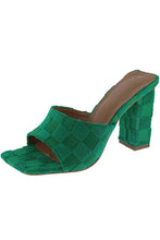 Load image into Gallery viewer, Naomi Skye - Bumble By ColeyB.